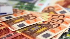 توقيف شخصين بمطار عنابة وحجز أزيد من 12 ألف أورو