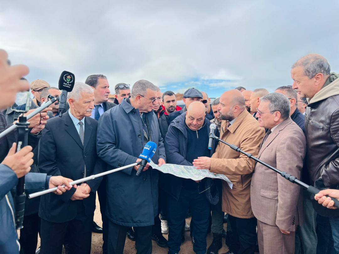الطارف: الوزير جلاوي يعاين تقدم مشروع الخط المنجمي الشرقي للسكة الحديدية
