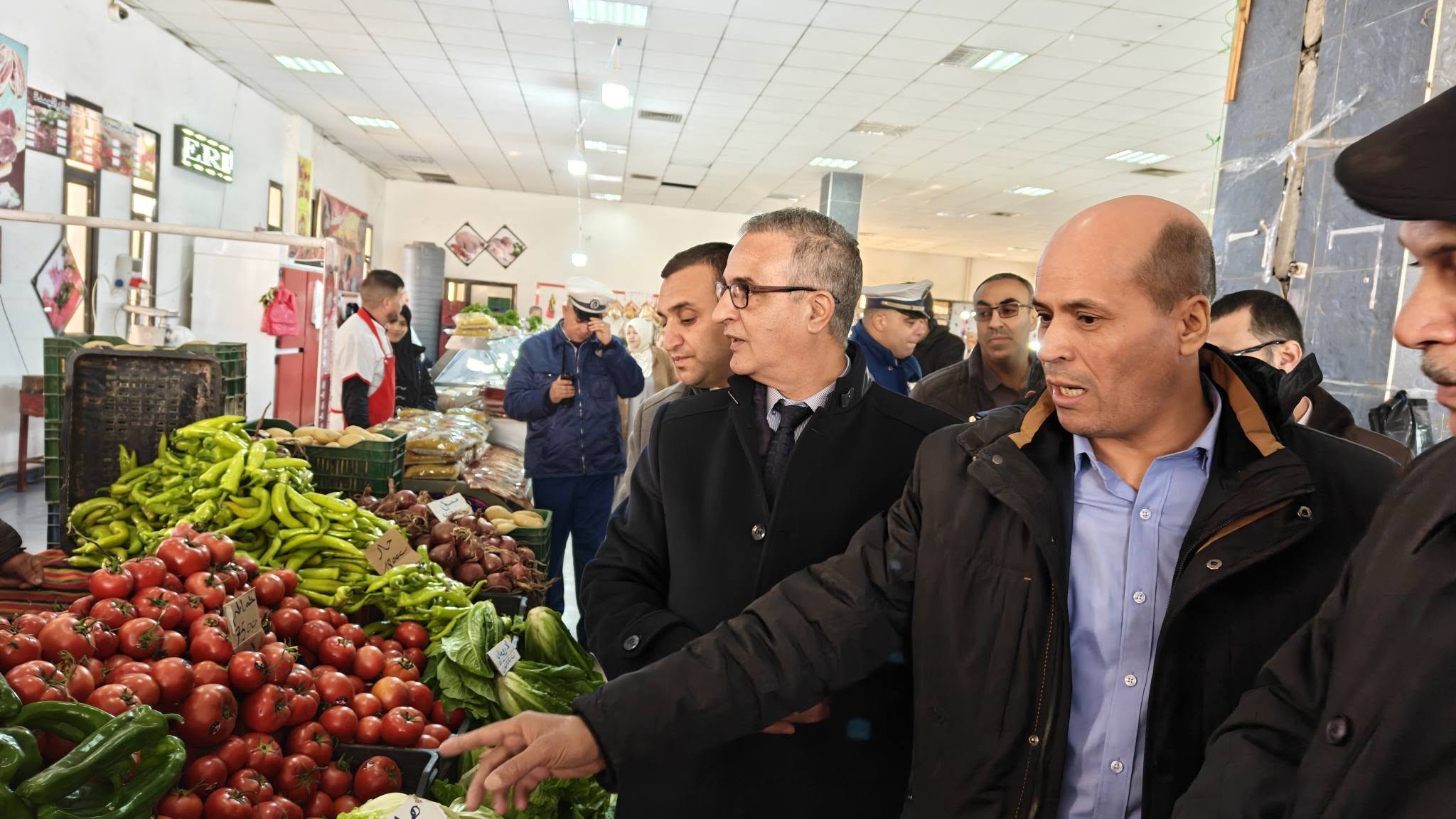 باتنة: افتتاح السوق الجواري للشهر الفضيل لتعزيز التزود بالمواد الأساسية بأسعار مناسبة