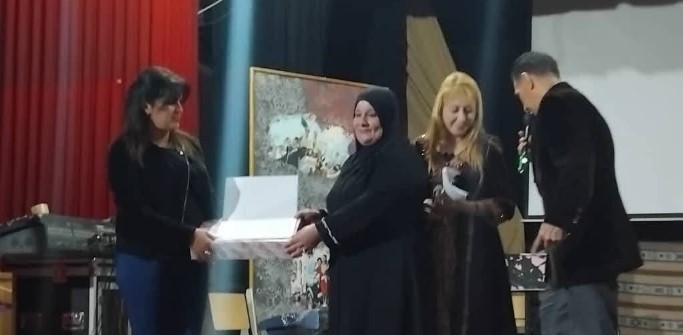 البويرة: سهرة فنية تحتفي بالمرأة وتكرّم مبدعات الساحة الثقافية