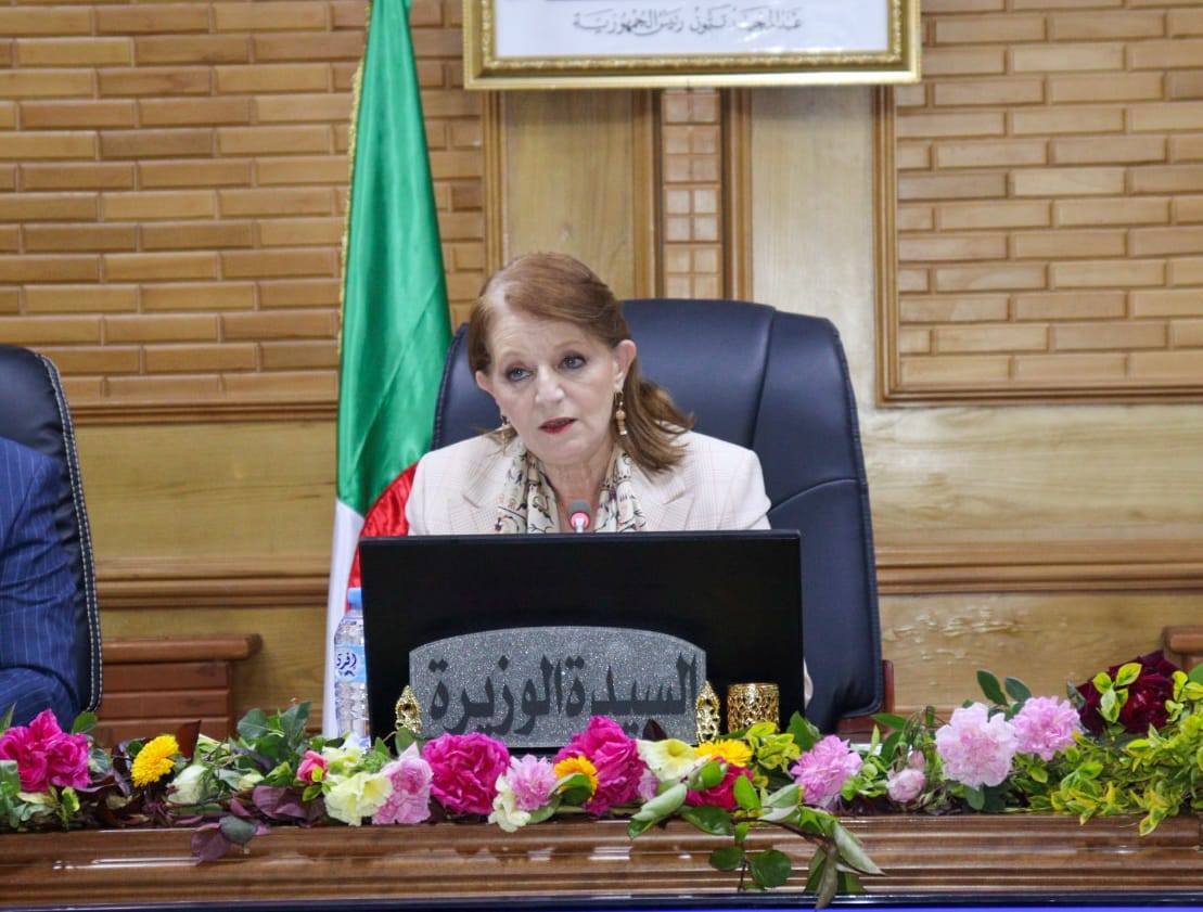 تسمسيلت: وزيرة السياحة تشدد على تعزيز الاستثمار وتثمين المؤهلات السياحية