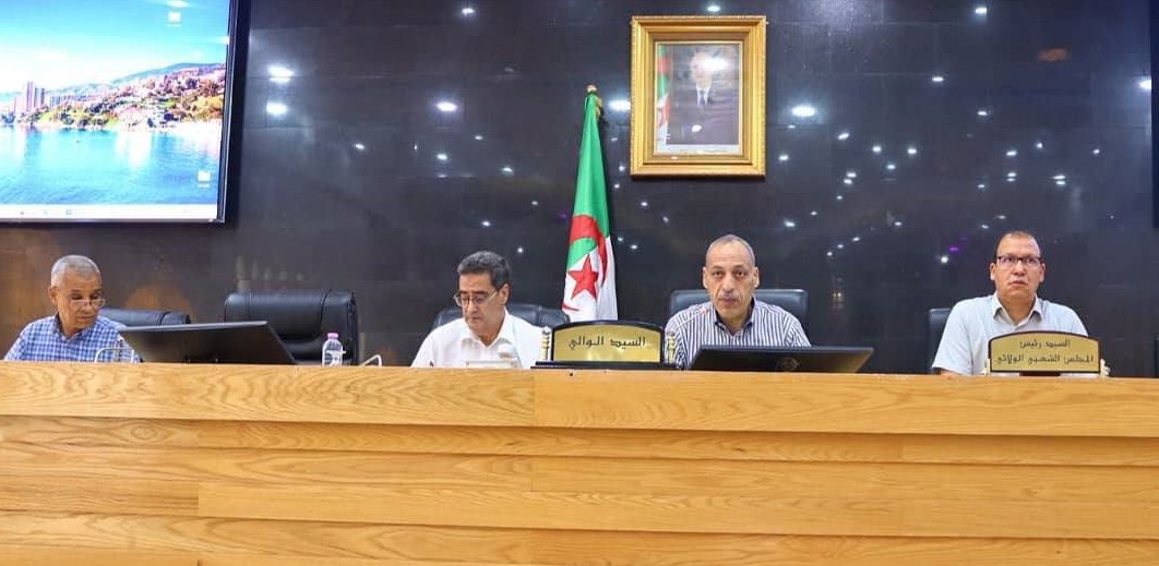 عنابة: الوالي يلزم باستكمال المشاريع التربوية قبل 20 أوت