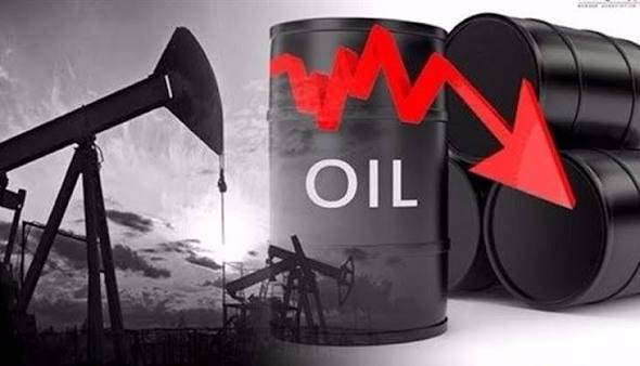أسعار النفط تتراجع 